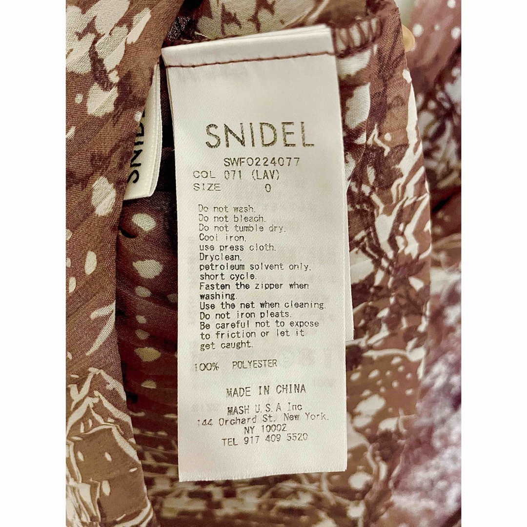 SNIDEL(スナイデル)の最終値下げsnidel Sustainableボウタイプリントワンピース レディースのワンピース(ロングワンピース/マキシワンピース)の商品写真