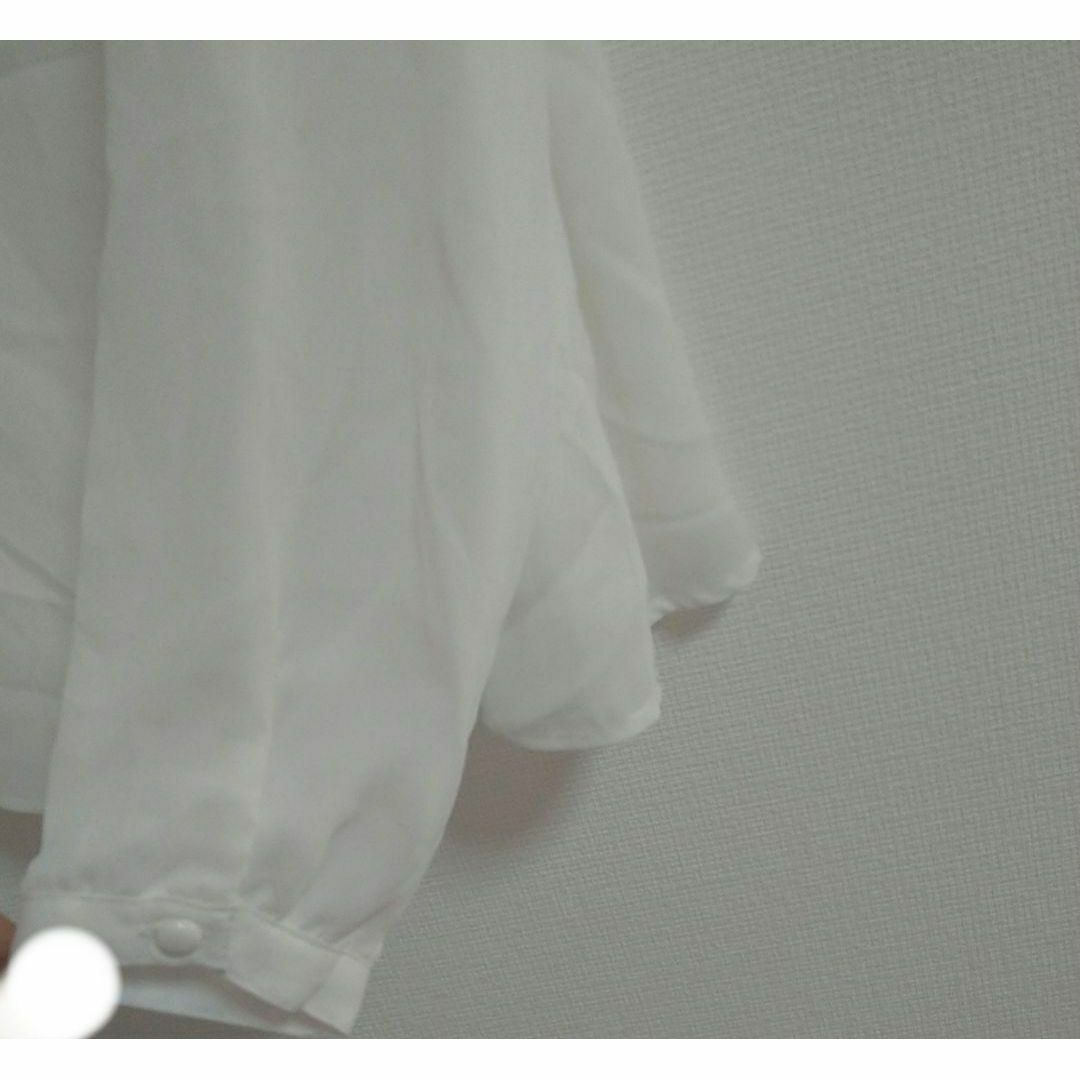 kumikyoku（組曲）(クミキョク)の【新品タグ】マーキュリーデュオ 上品 ブラウス 白 長袖 春 レディースのトップス(シャツ/ブラウス(長袖/七分))の商品写真