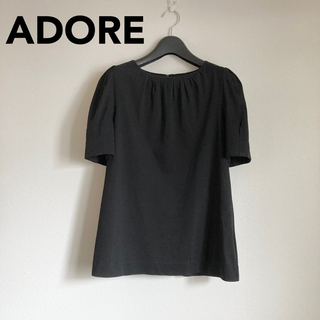 アドーア(ADORE)のADORE＜アドーア＞パフスリーブ バックジップ 黒 半袖 カットソー 38(カットソー(半袖/袖なし))