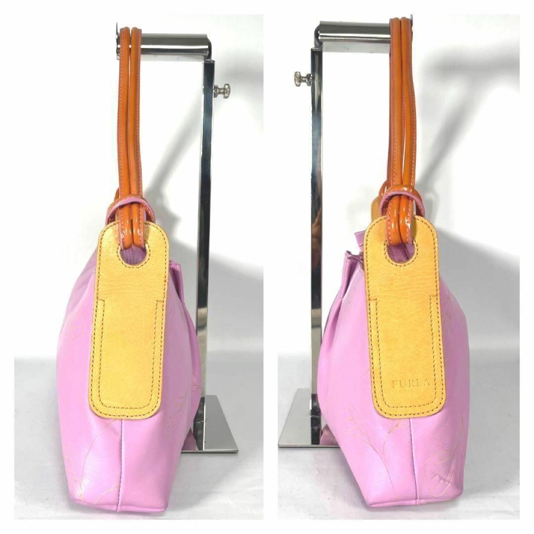 Furla(フルラ)のFURLA ワンショルダー バッグ タック フラワー モチーフ サーモンピンク レディースのバッグ(ショルダーバッグ)の商品写真