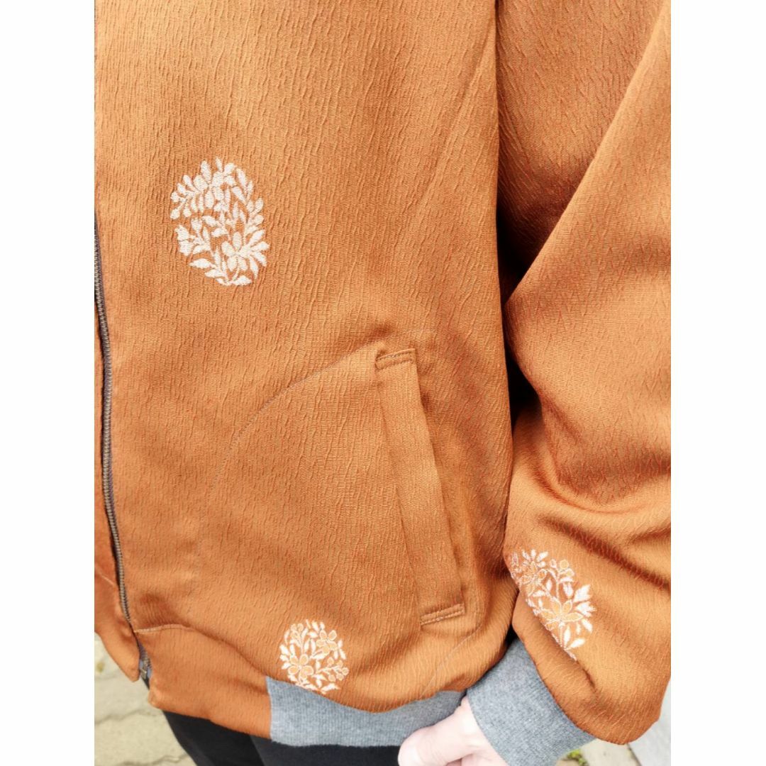着物リメイク　スタジャン　オレンジ レディースのジャケット/アウター(スタジャン)の商品写真