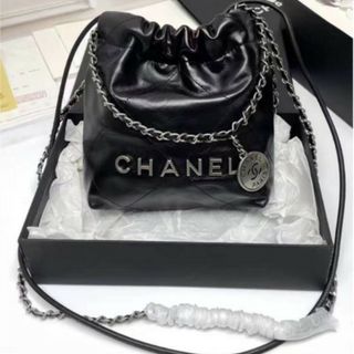 シャネル(CHANEL)のCHANEL 22 MINI ショルダーストラップ ブラック シルバー金具(ロングワンピース/マキシワンピース)