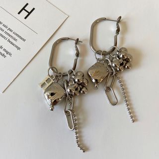 トーガプルラ(TOGA PULLA)のハンドメイド イニシャル シルバー  フープ 推し フープ ピアス イヤリング(ピアス)