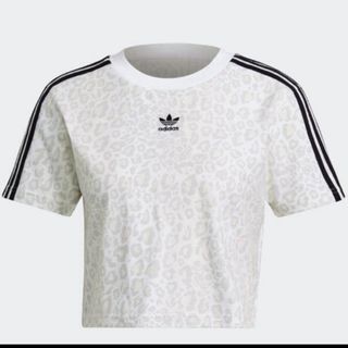 アディダス(adidas)のadidasクロップドTシャツ(Tシャツ(半袖/袖なし))