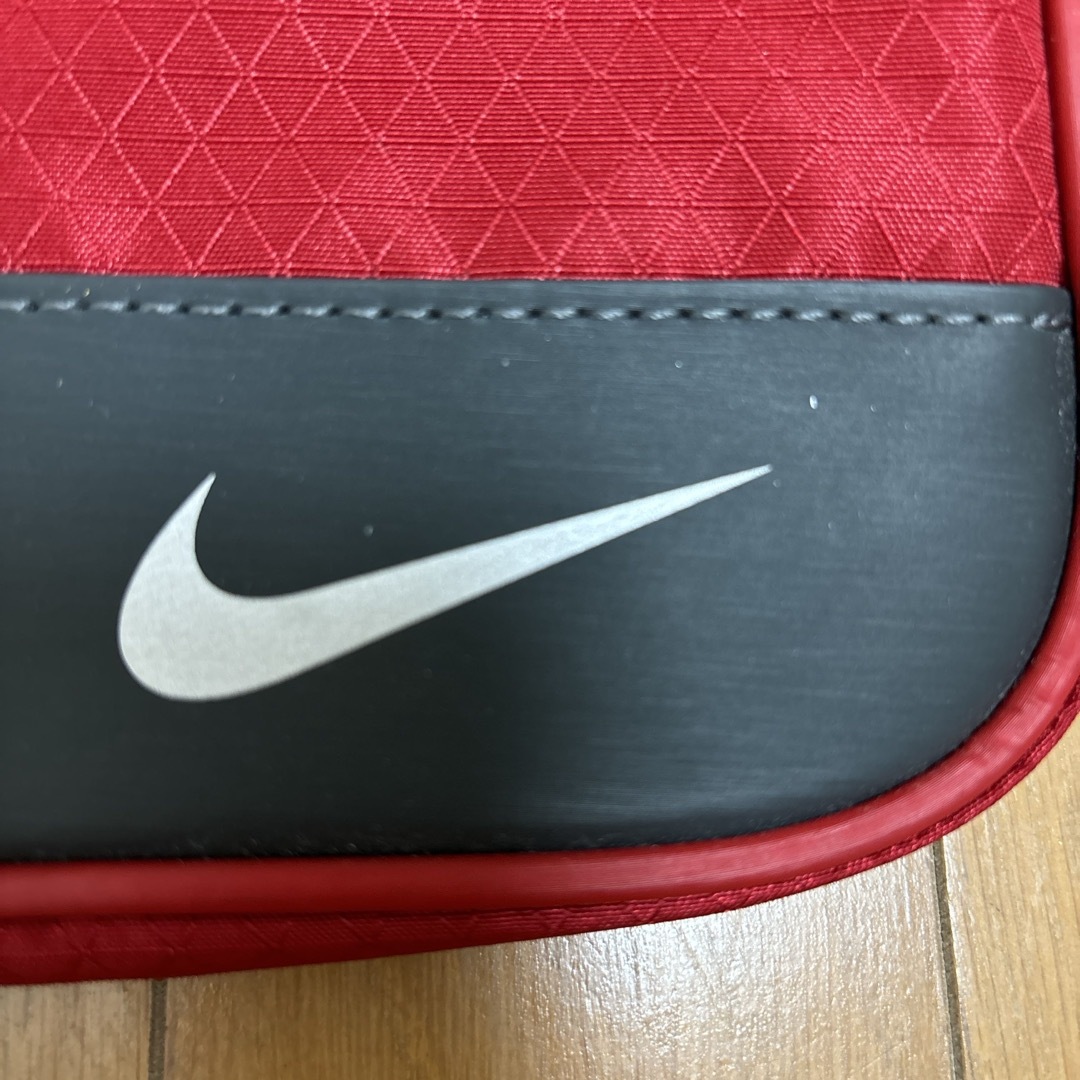 NIKE(ナイキ)のココア様専用　NIKE ナイキ　トラベルポーチ　ケース　洗面道具入れ　ポーチ レディースのファッション小物(ポーチ)の商品写真