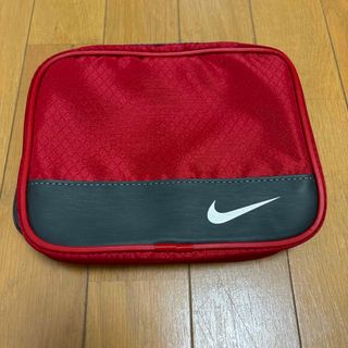 ナイキ(NIKE)のココア様専用　NIKE ナイキ　トラベルポーチ　ケース　洗面道具入れ　ポーチ(ポーチ)