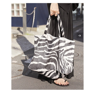 L'Appartement DEUXIEME CLASSE - BAZAR バザール アトリエ サブロン　ZEBRA TOTE