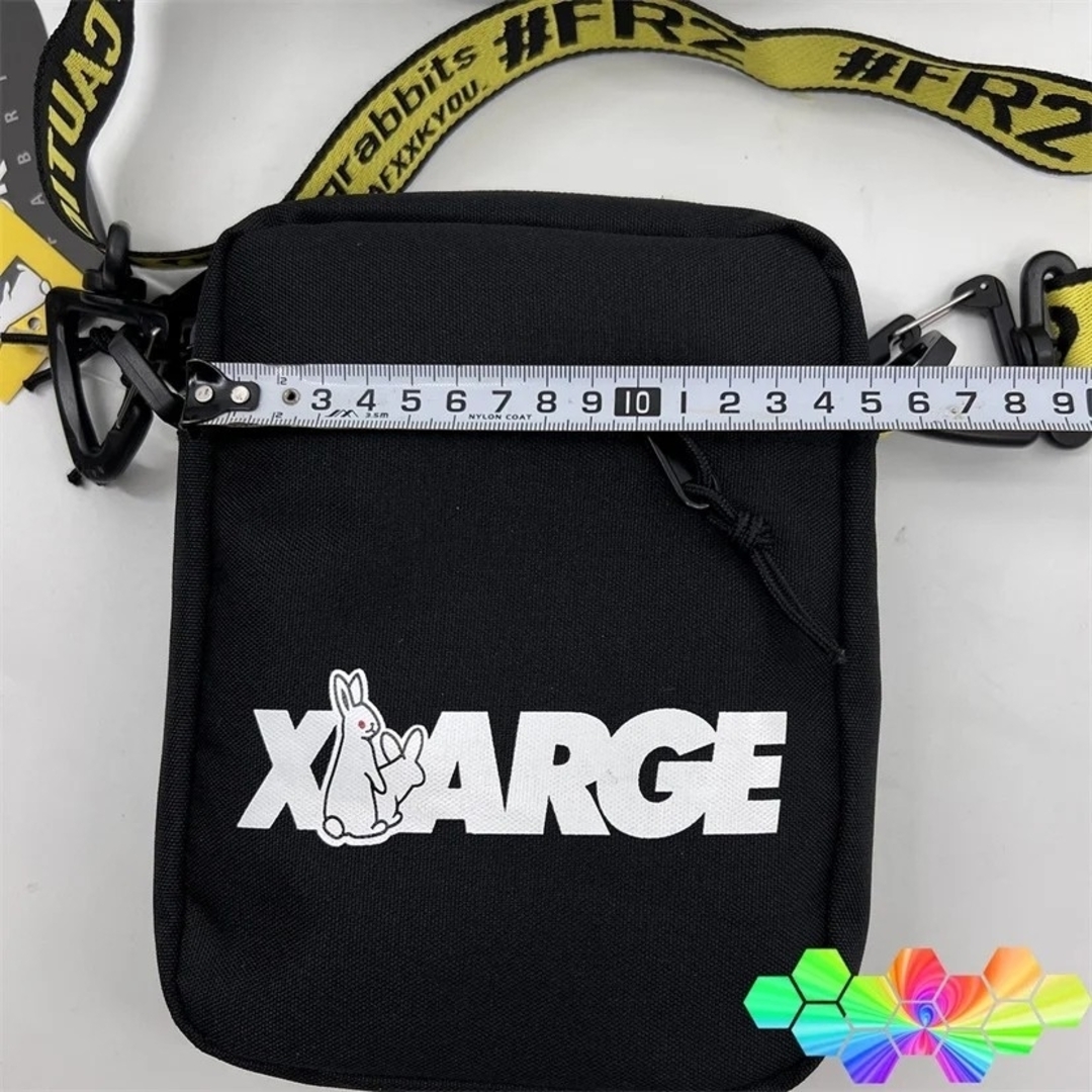 限定セール　新品未使用 FR2 ショルダーバッグ  XLARGE ブラック　黒 レディースのバッグ(ショルダーバッグ)の商品写真