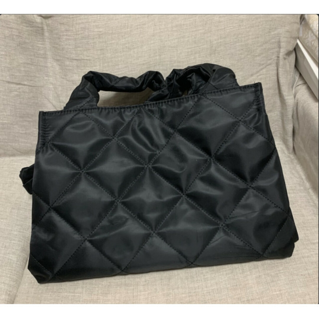 キルティング ミニトートバッグ マチあり レディース 鞄 黒 人気 綺麗  レディースのバッグ(トートバッグ)の商品写真