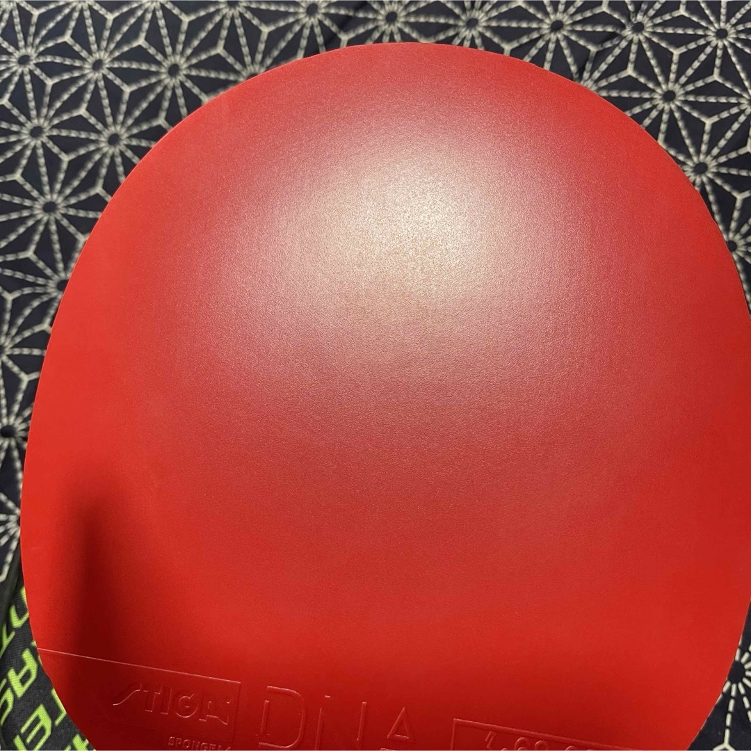BUTTERFLY(バタフライ)の【ほぼ新品】DNA ハイブリッド M 赤 2.2mm 卓球 ラバー スティガ スポーツ/アウトドアのスポーツ/アウトドア その他(卓球)の商品写真