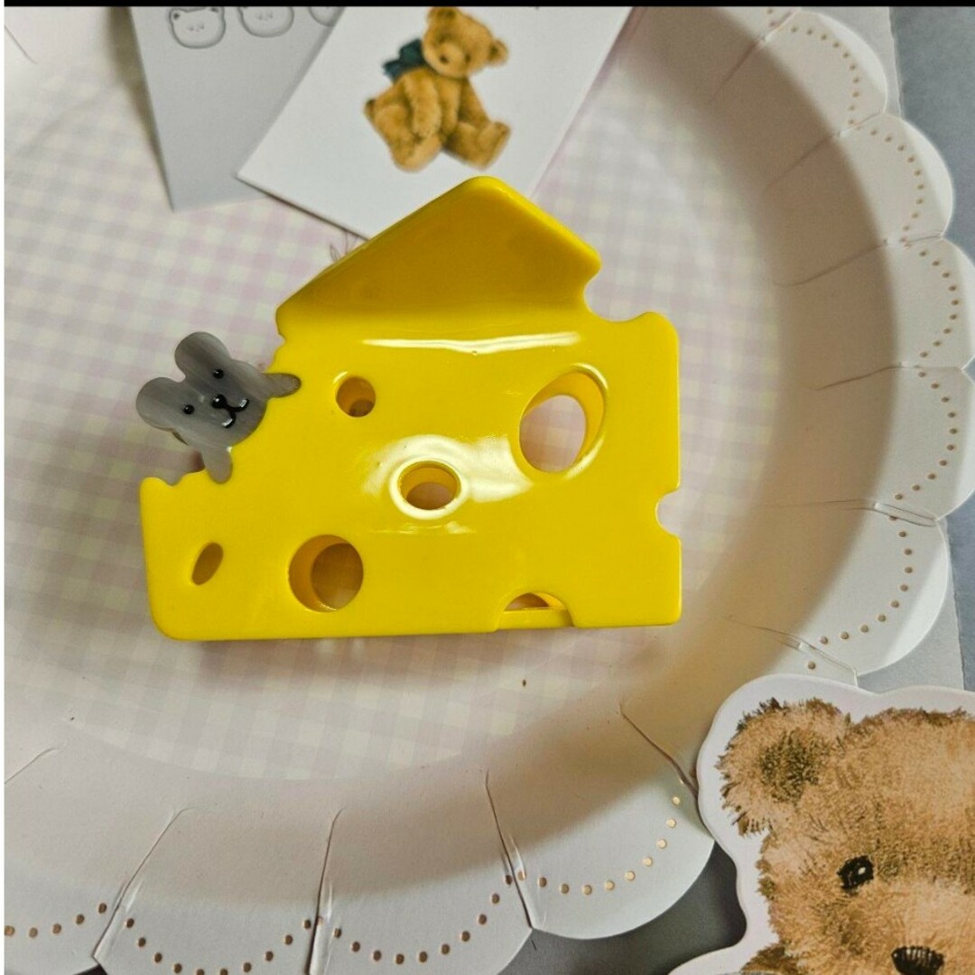 ♡新品 バンスクリップヘアクリップチーズねずみイエロー黄色グレー可愛い韓国個性的 レディースのヘアアクセサリー(バレッタ/ヘアクリップ)の商品写真