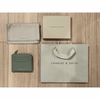 Charles and Keith - クラシックジッパーポーチ　