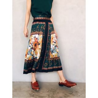 Ameri VINTAGE -  SCARF MOTIF PLEATS SKIRT 