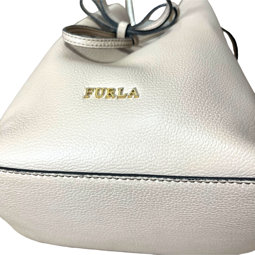 Furla(フルラ)の【美品】FURLA コスタンザ 2wayショルダーバッグ 巾着 ベージュ レディースのバッグ(ショルダーバッグ)の商品写真