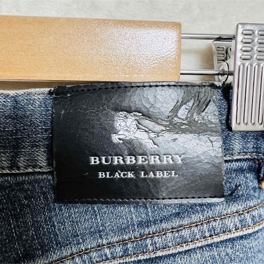 BURBERRY BLACK LABEL(バーバリーブラックレーベル)のBurberry バーバリー ブラックレーベル デニム ジーンズ ボタンフライ メンズのパンツ(デニム/ジーンズ)の商品写真