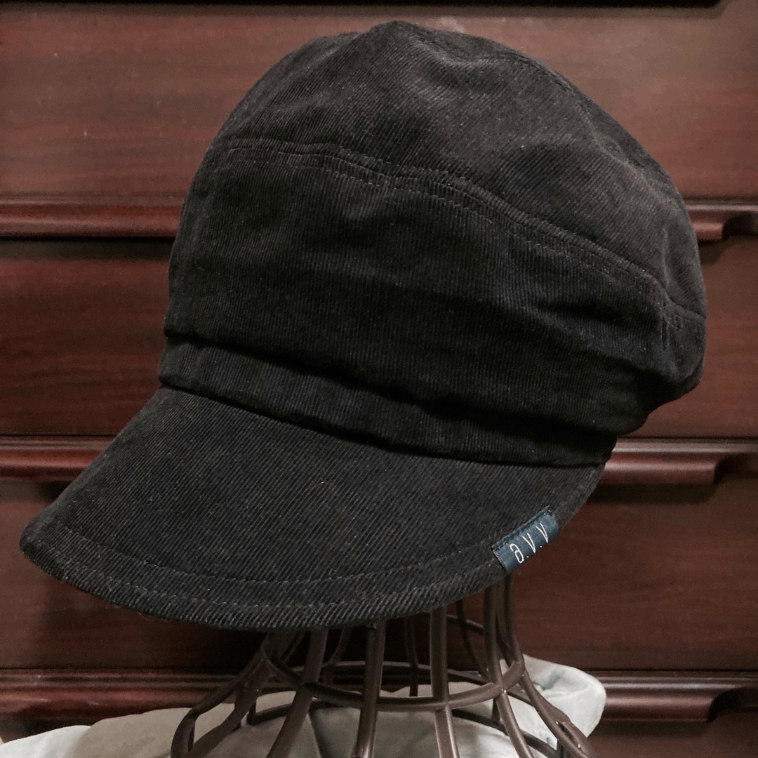 a.v.v(アーヴェヴェ)のa.v.v 帽子 キャスケット 薄手のコーデュロイ ブラック 56cm レディースの帽子(ハット)の商品写真