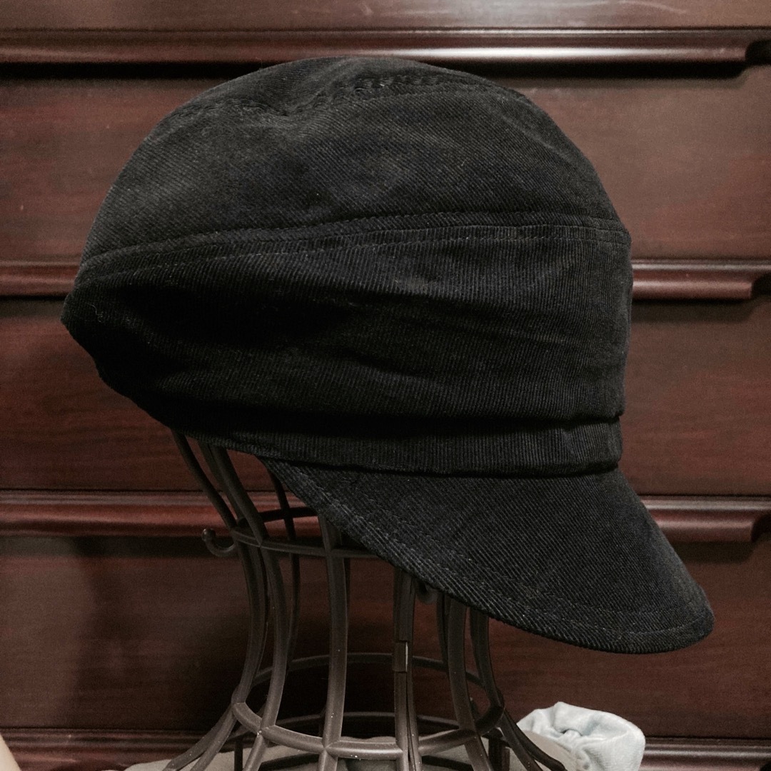 a.v.v(アーヴェヴェ)のa.v.v 帽子 キャスケット 薄手のコーデュロイ ブラック 56cm レディースの帽子(ハット)の商品写真