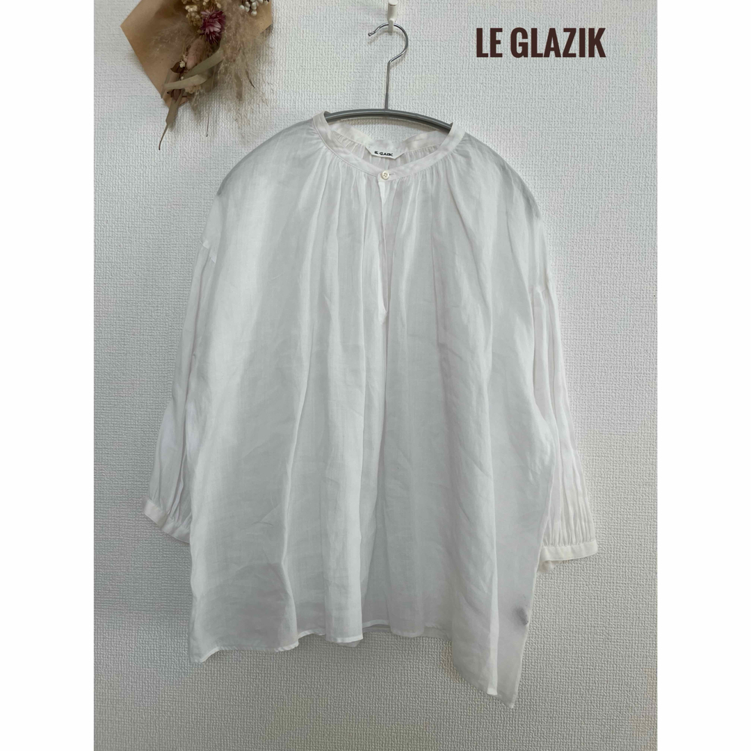 LE GLAZIK(ルグラジック)のLE GLAZIK  ル グラジック  ラミーギャザーネックシャツ　36ホワイト レディースのトップス(シャツ/ブラウス(長袖/七分))の商品写真