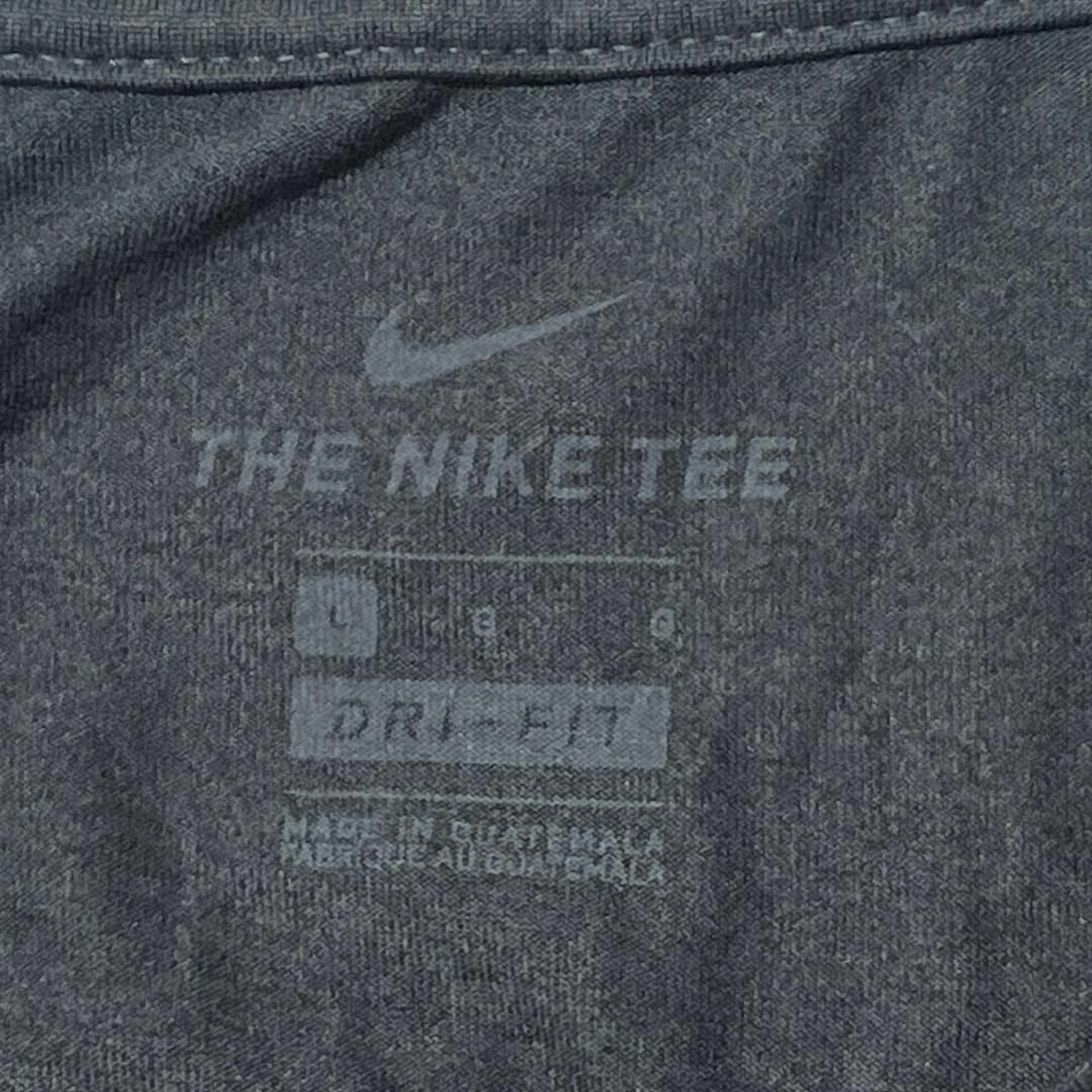 NIKE(ナイキ)のナイキ 半袖Tシャツ ロゴT ブラック DRI-FIT 夏物古着 h26 メンズのトップス(Tシャツ/カットソー(半袖/袖なし))の商品写真