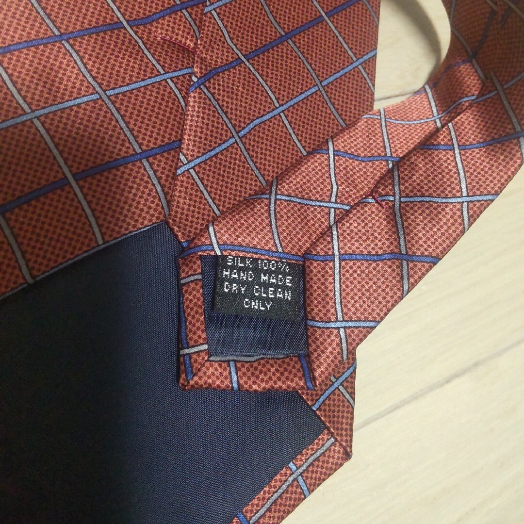 青山(アオヤマ)の洋服の青山 クラブラメール レッド チェック 就職活動 入学式 シルク ネクタイ メンズのファッション小物(ネクタイ)の商品写真