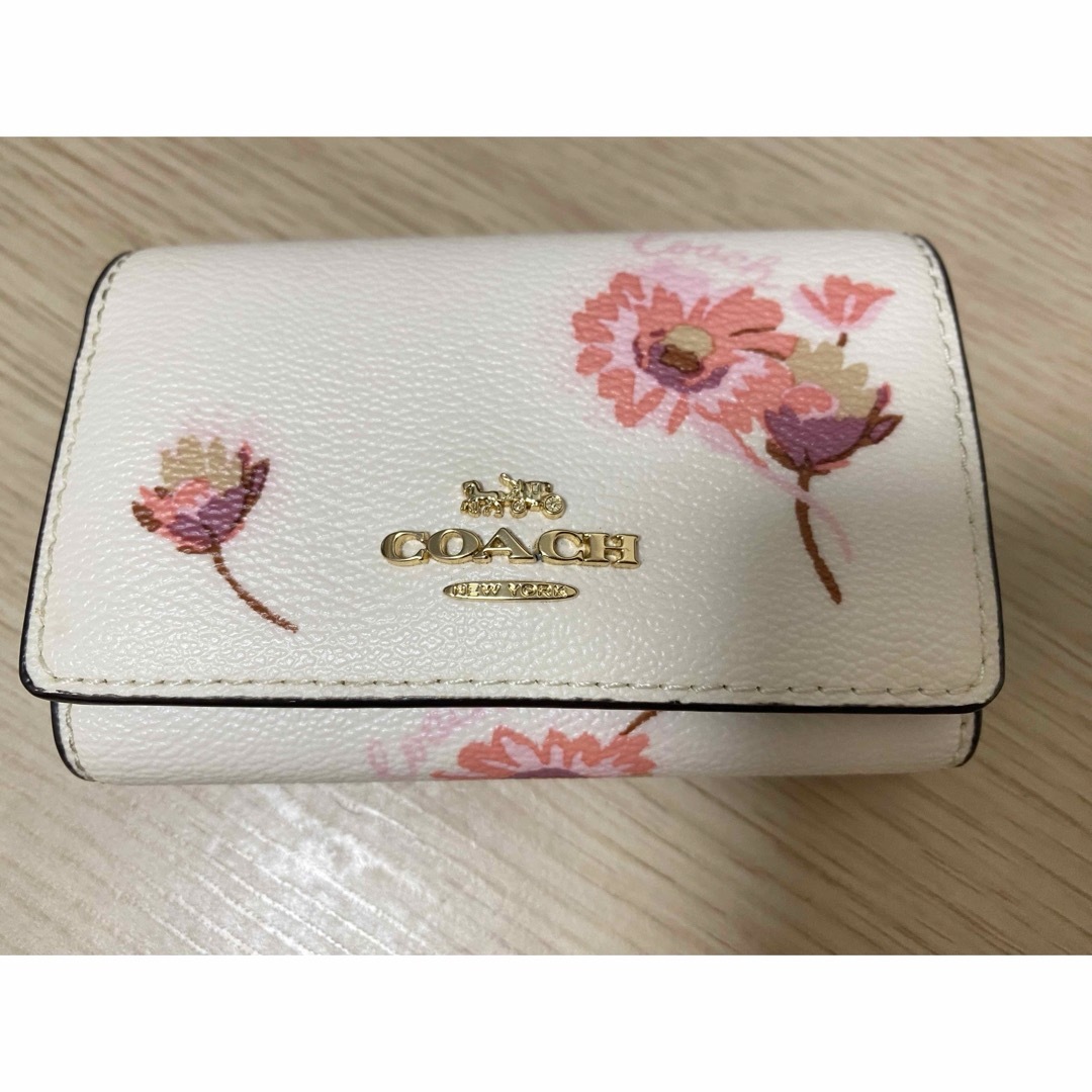 COACH(コーチ)のCOACH コーチ♡キーケース　フラワープリント レディースのファッション小物(キーケース)の商品写真