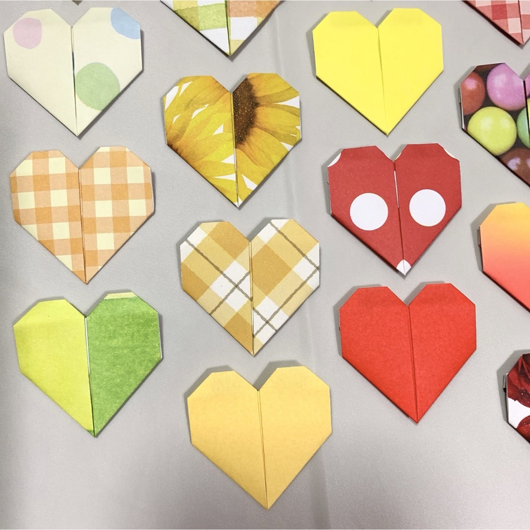ハート 赤 黄色(小) 20個 折り紙メダル ハンドメイドの素材/材料(各種パーツ)の商品写真