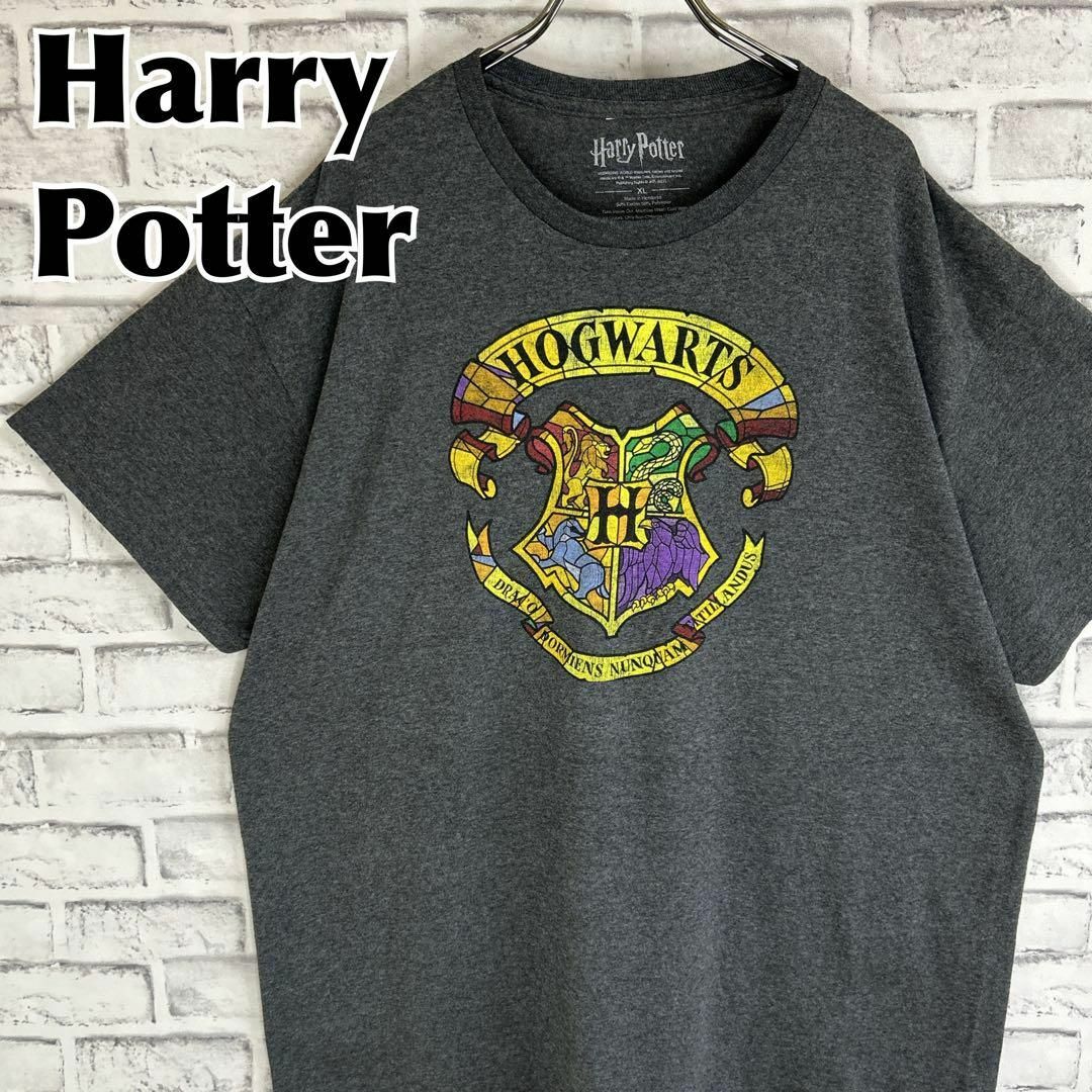 TV&MOVIE(ティービーアンドムービー)のHarry Potter ハリーポッター ホグワーツ校章 Tシャツ 半袖 輸入品 メンズのトップス(Tシャツ/カットソー(半袖/袖なし))の商品写真