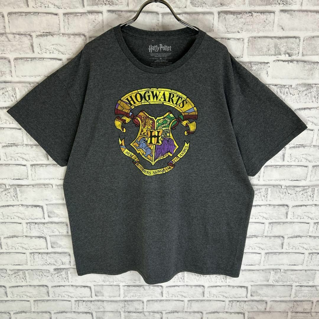 TV&MOVIE(ティービーアンドムービー)のHarry Potter ハリーポッター ホグワーツ校章 Tシャツ 半袖 輸入品 メンズのトップス(Tシャツ/カットソー(半袖/袖なし))の商品写真