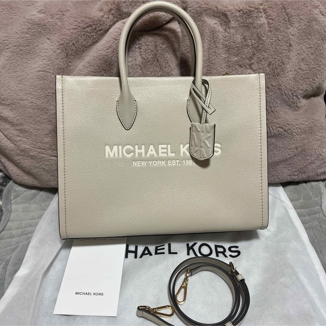 Michael Kors(マイケルコース)の【新品未使用】マイケルコース  カバン　MIRELLA EW トート ミディアム レディースのバッグ(トートバッグ)の商品写真