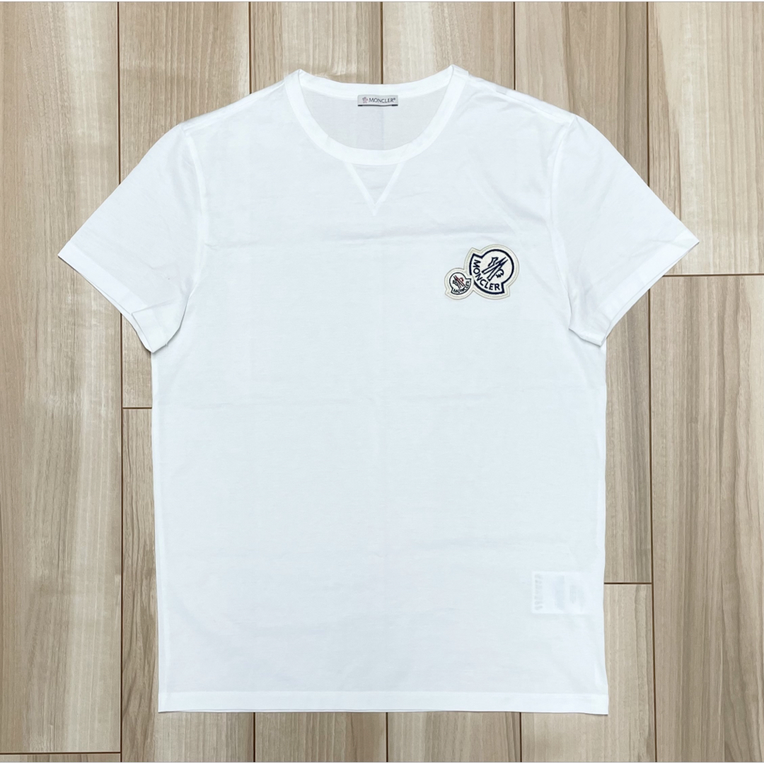 MONCLER(モンクレール)の［新品同様］モンクレール　Tシャツ　ダブルワッペン　ホワイト メンズのトップス(Tシャツ/カットソー(半袖/袖なし))の商品写真