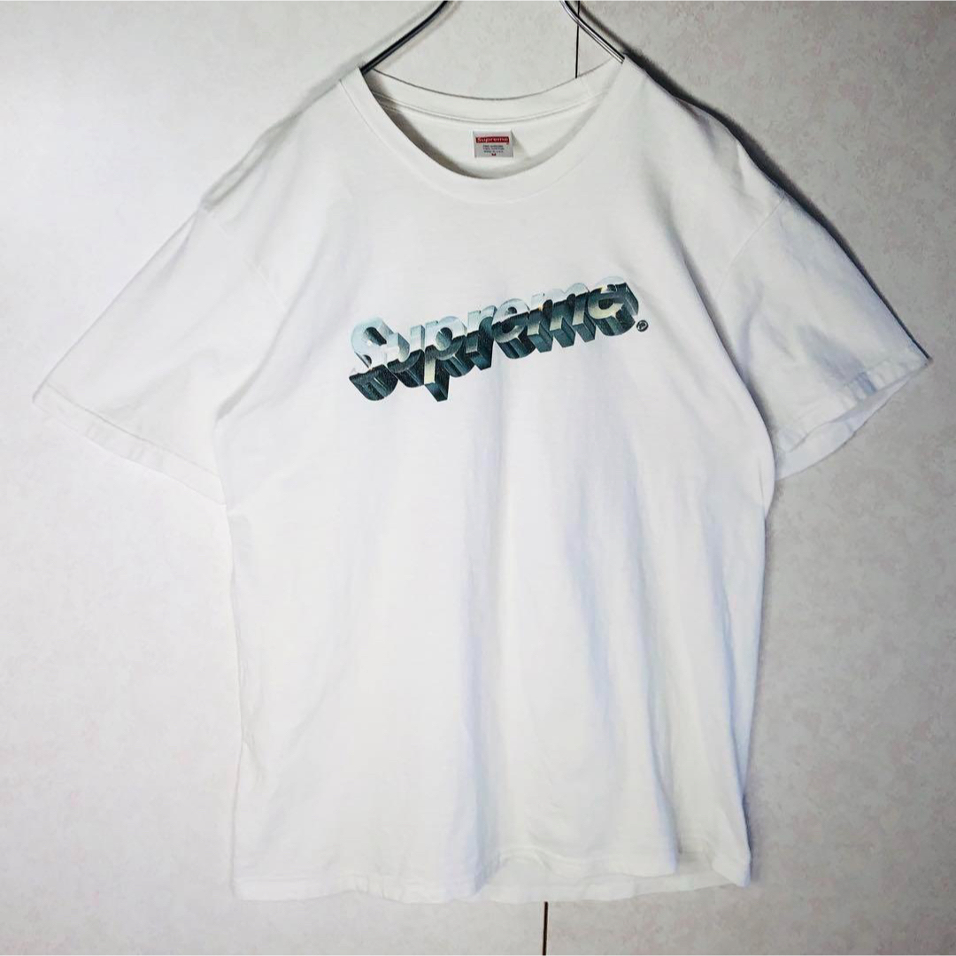 Supreme(シュプリーム)の【人気デザイン】シュプリーム メタルロゴ Mサイズ 定番カラー 白 ホワイト メンズのトップス(Tシャツ/カットソー(半袖/袖なし))の商品写真