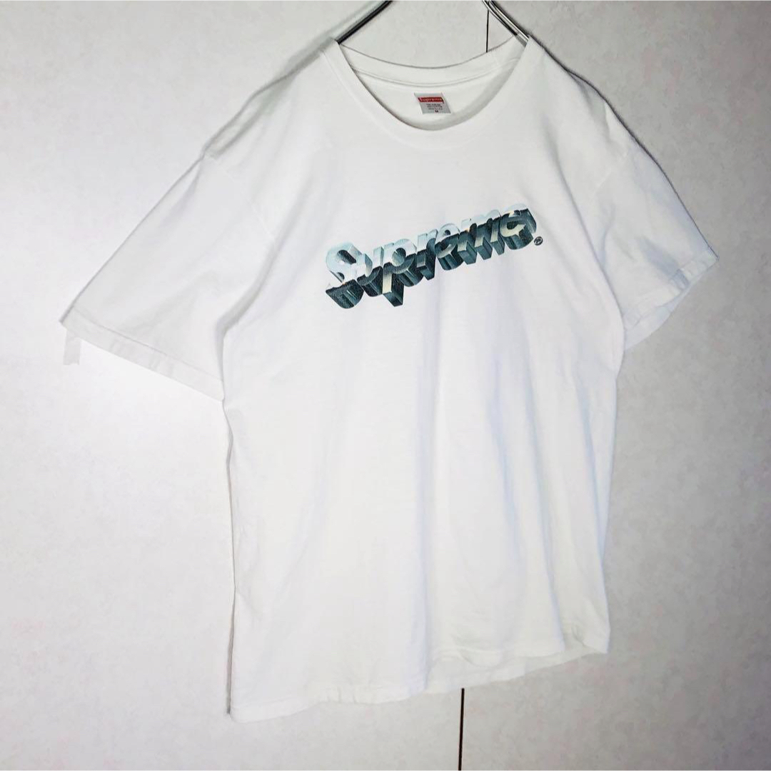 Supreme(シュプリーム)の【人気デザイン】シュプリーム メタルロゴ Mサイズ 定番カラー 白 ホワイト メンズのトップス(Tシャツ/カットソー(半袖/袖なし))の商品写真