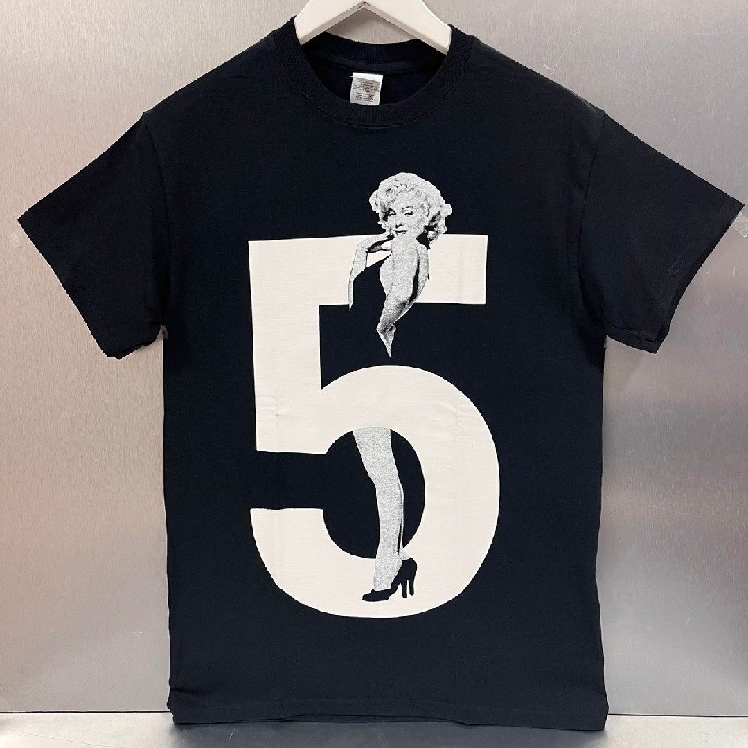 パロディtシャツ 男女兼用 NO 5 マリリンモンロー 半袖tシャツ （黒） メンズのトップス(Tシャツ/カットソー(半袖/袖なし))の商品写真