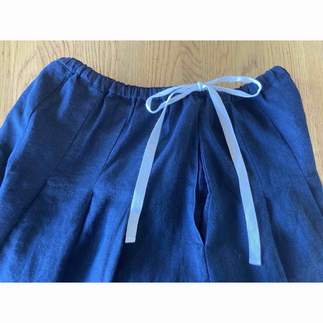 ina リネン　タック　スカート　ネイビー　紺　ウエスト紐　ポケット付き レディースのスカート(ロングスカート)の商品写真
