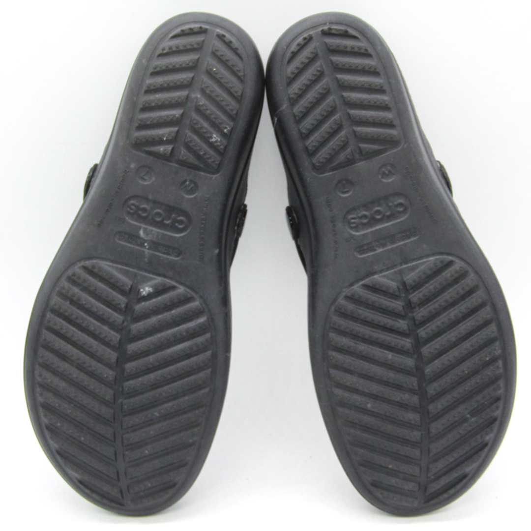 クロックス サンダル トングサンダル ビーチサンダル ビーサン ブランド 靴 黒 レディース W7サイズ ブラック crocs レディースの靴/シューズ(サンダル)の商品写真