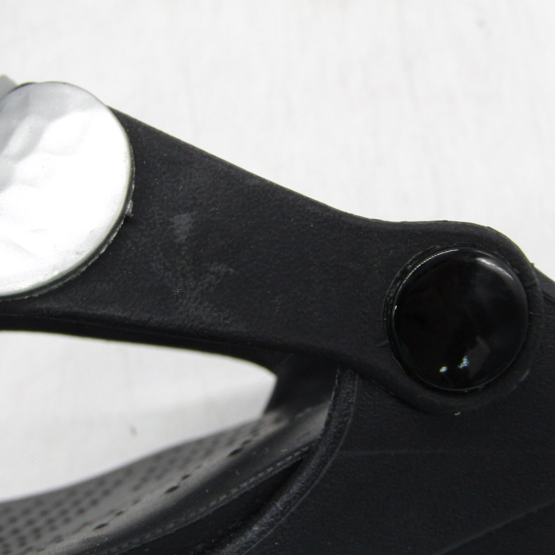 クロックス サンダル トングサンダル ビーチサンダル ビーサン ブランド 靴 黒 レディース W7サイズ ブラック crocs レディースの靴/シューズ(サンダル)の商品写真