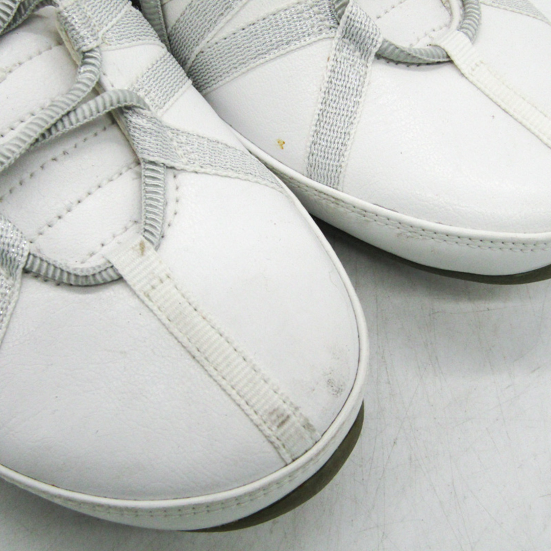NIKE(ナイキ)のナイキ スニーカー ローカット 334047-101 シューズ 靴 白 レディース 23.5サイズ ホワイト NIKE レディースの靴/シューズ(スニーカー)の商品写真
