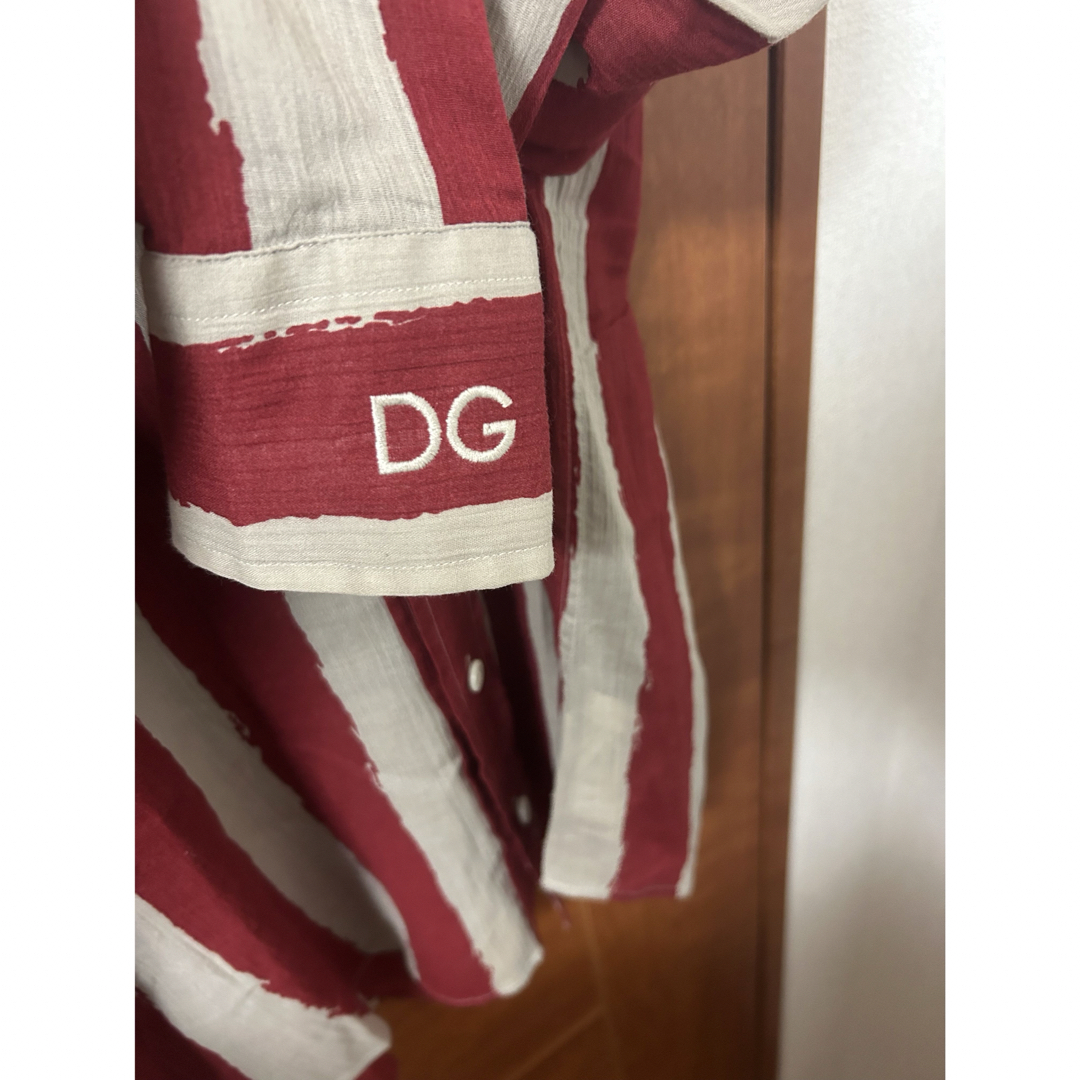 DOLCE&GABBANA(ドルチェアンドガッバーナ)のドルチェ　ドルガバ　長袖　シャツ　ストライプ　ロゴ　赤 メンズのトップス(シャツ)の商品写真