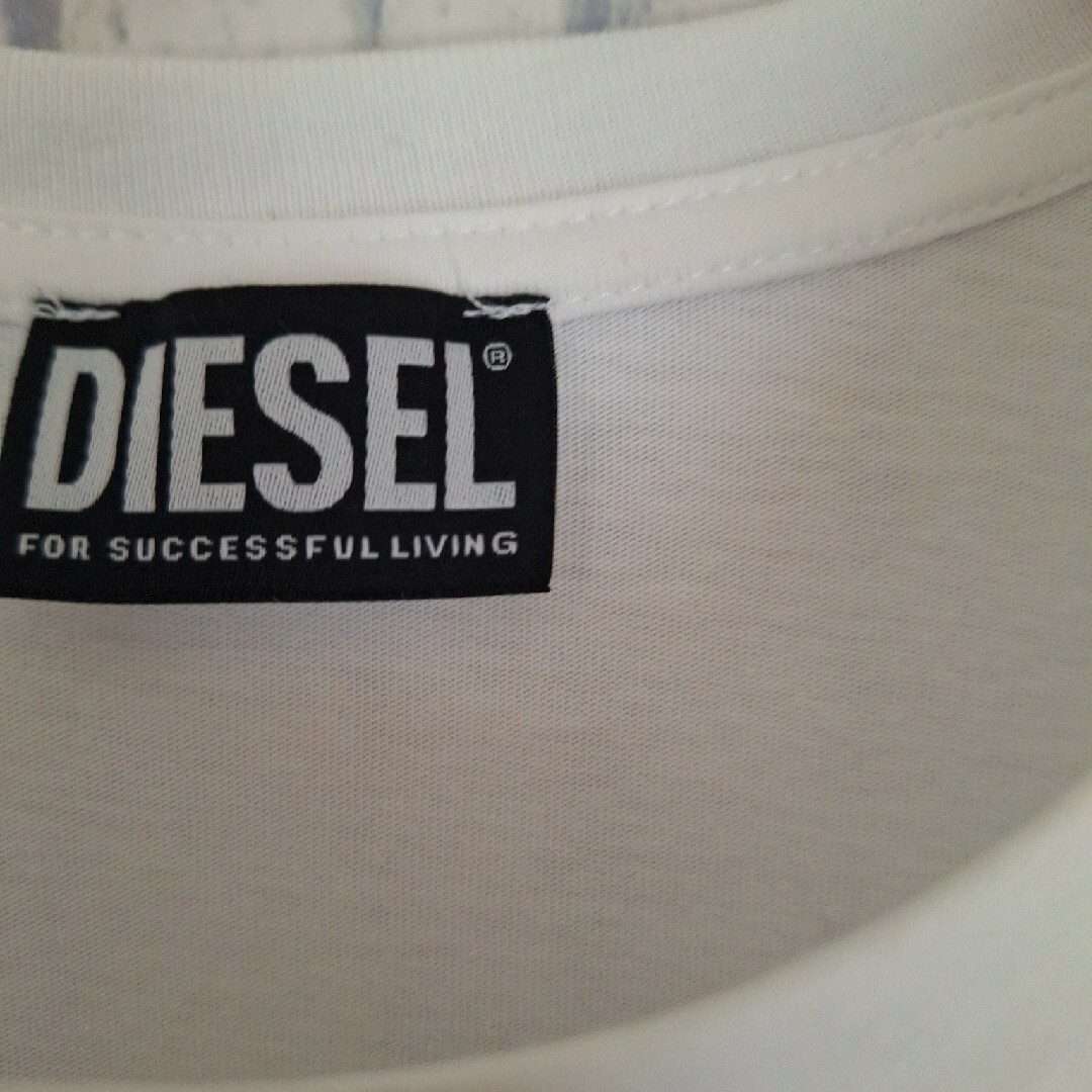 DIESEL(ディーゼル)のDIESEL　ディーゼル　DIEGO-CUTY ロゴTシャツ　ホワイト　Lサイズ メンズのトップス(Tシャツ/カットソー(半袖/袖なし))の商品写真