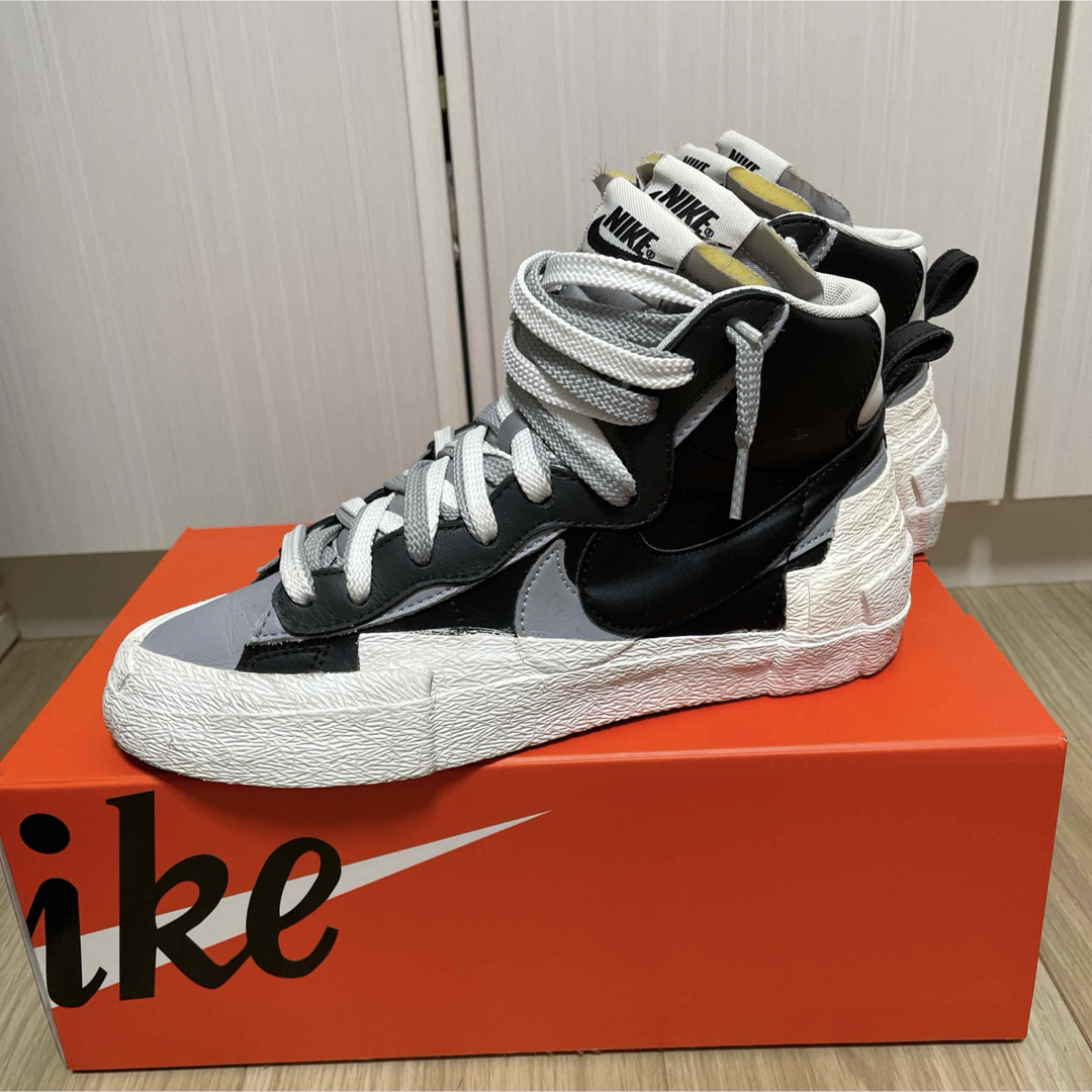 NIKE(ナイキ)のサカイ ナイキ ブレザーミッド ブラック NIKE BLAZER MID 24 レディースの靴/シューズ(スニーカー)の商品写真