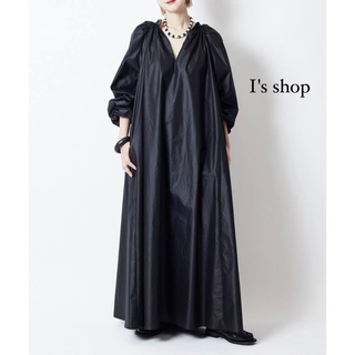 シティショップ(CITYSHOP)の人気完売品 5/18まで限定値下げ TENTLINE VOLUME DRESS(ロングワンピース/マキシワンピース)