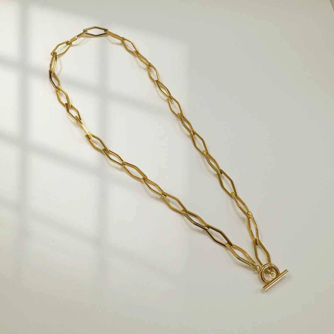 サージカルステンレス　ネックレス  深いゴールドの輝き レディースのアクセサリー(ネックレス)の商品写真