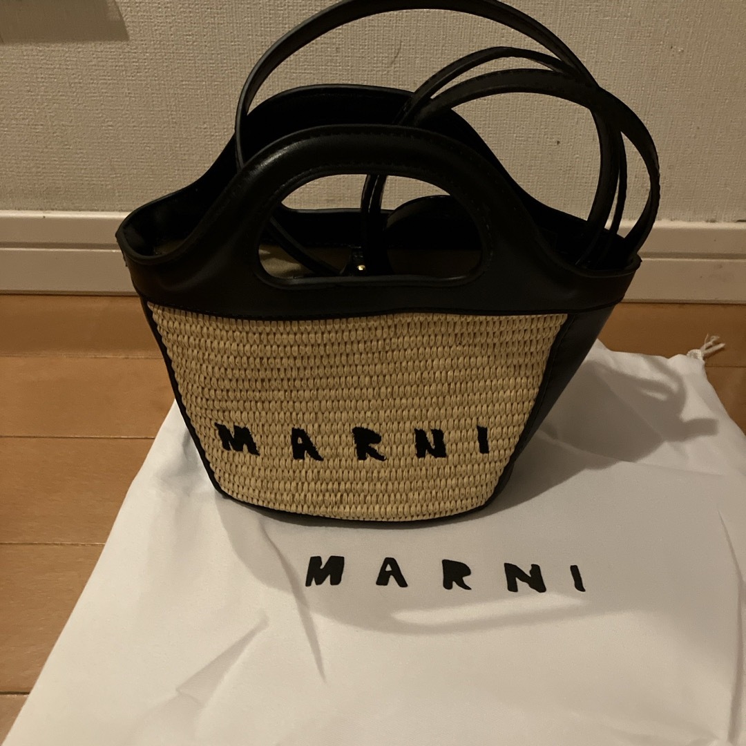 Marni(マルニ)のマルニMARNI🖤トロピカリアマイクロバッグ レディースのバッグ(ショルダーバッグ)の商品写真