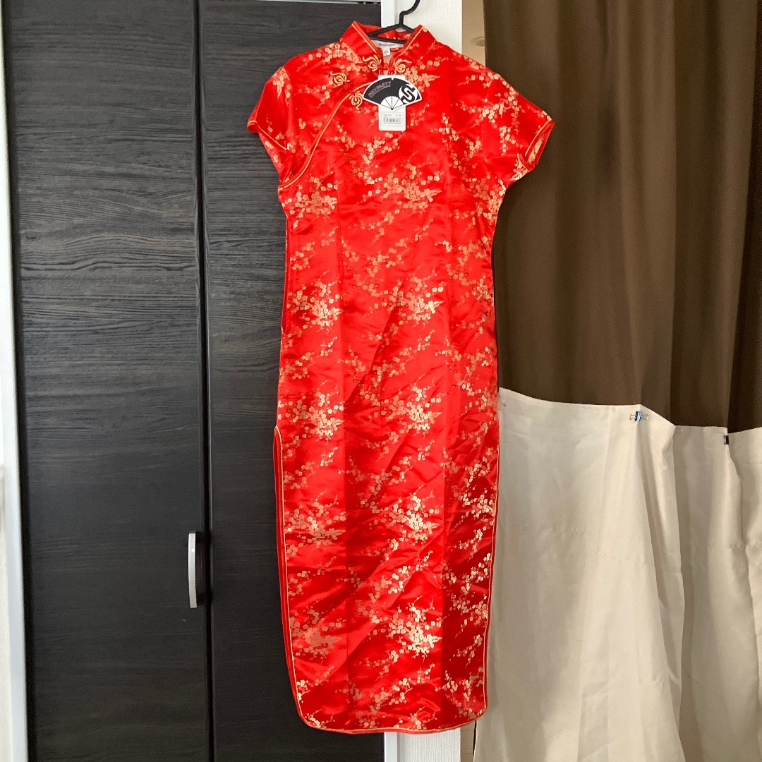 新品未使用タグ付きチャイナドレス着丈130身幅45フォーマル結婚式パーティー レディースのフォーマル/ドレス(ロングドレス)の商品写真