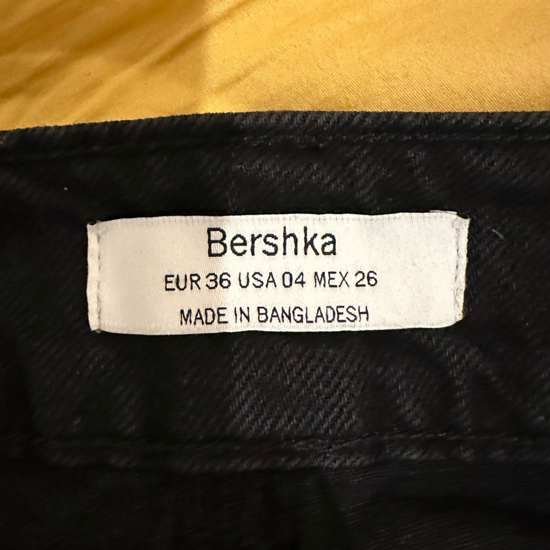 Bershka(ベルシュカ)のBershka ベルシュカ スラウチーフィットパンツ ブラック 9号 M レディースのパンツ(デニム/ジーンズ)の商品写真