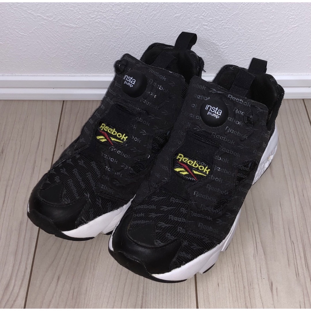 Reebok(リーボック)の23.5cm 良品 REEBOK INSTA PUMP FURY OG 黒 限定 レディースの靴/シューズ(スニーカー)の商品写真