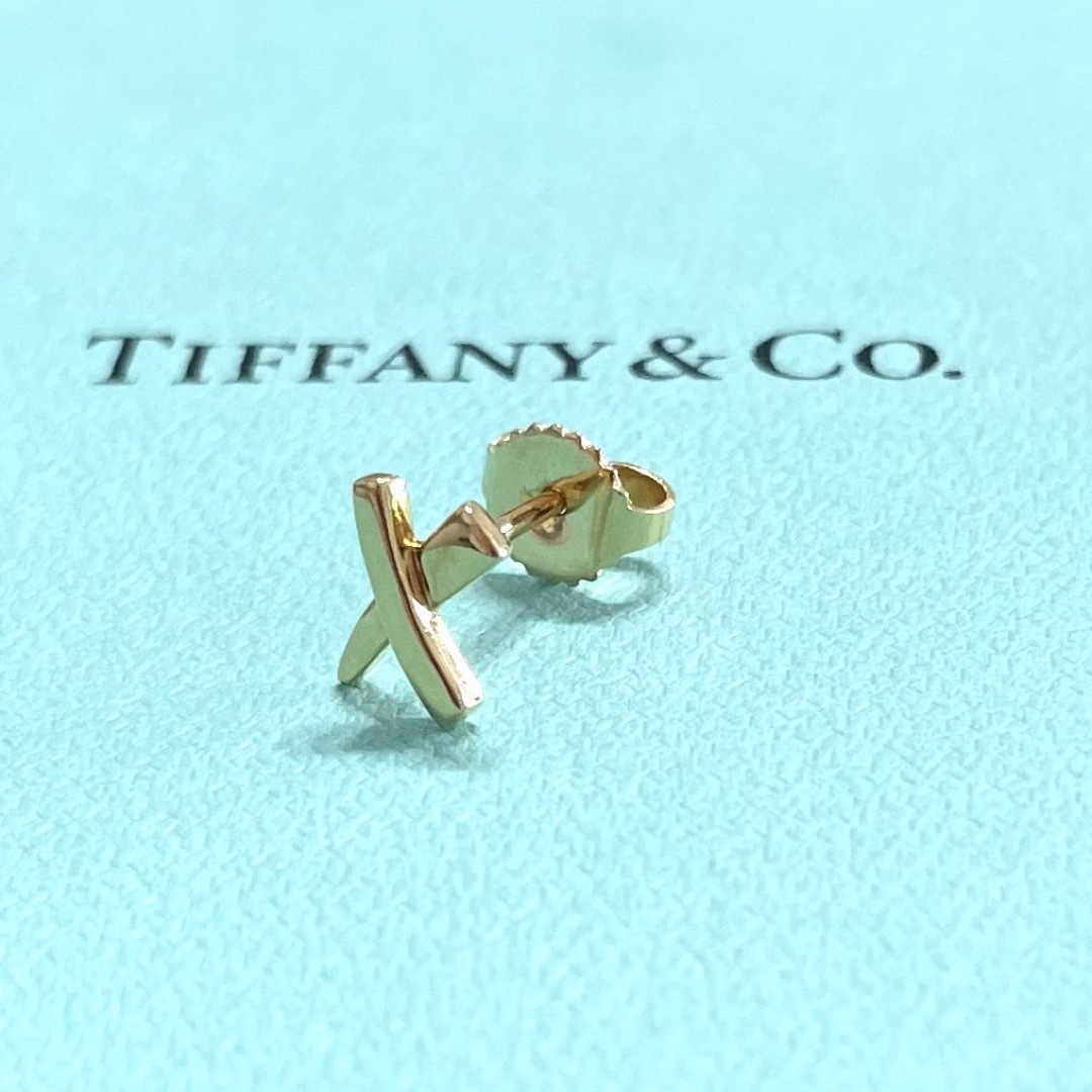 Tiffany & Co.(ティファニー)のティファニー シングルピアス X キス ゴールド AU750 K18 片耳 レディースのアクセサリー(ピアス)の商品写真