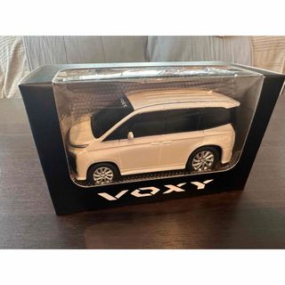 トヨタ(トヨタ)のトヨタ  VOXY ヴォクシー　プルバックカー  【ホワイト】(ミニカー)