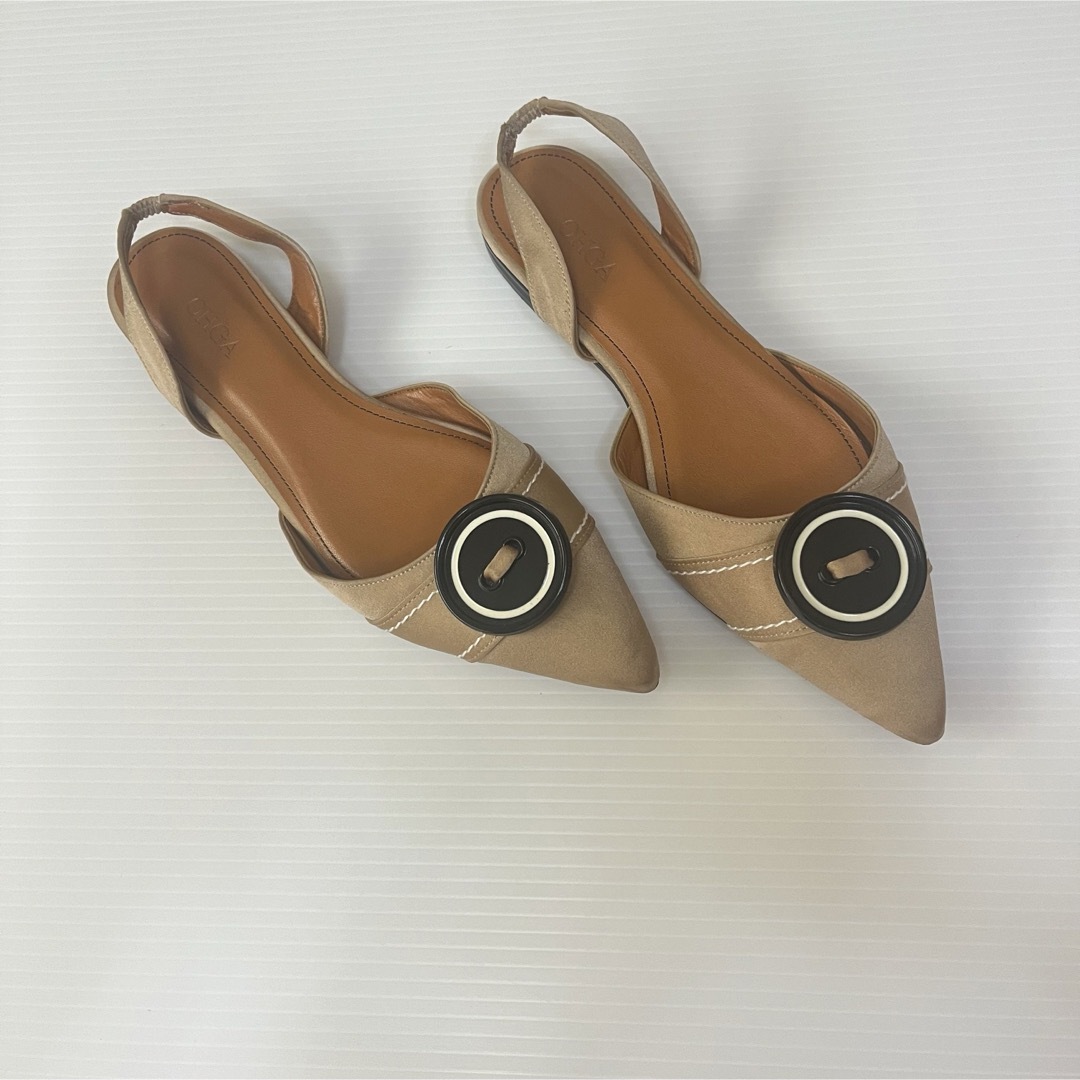 OHGA ボタンパンプス 35 レディースの靴/シューズ(ハイヒール/パンプス)の商品写真