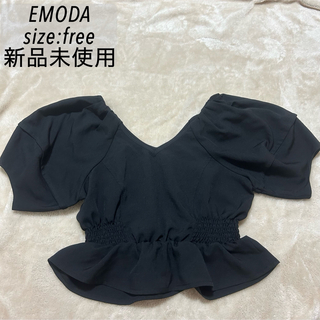エモダ(EMODA)のEMODA ペプラム ブラック 2WAYオフショルダーフレアトップ 黒 新品(カットソー(半袖/袖なし))